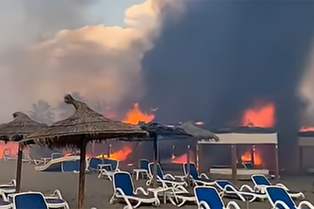 Izgorjela jedna od najpopularnijih plaža u Crnoj Gori