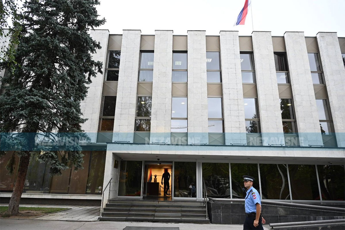 U Izbornoj jedinici 8 za četiri mandata u trci 14 lista