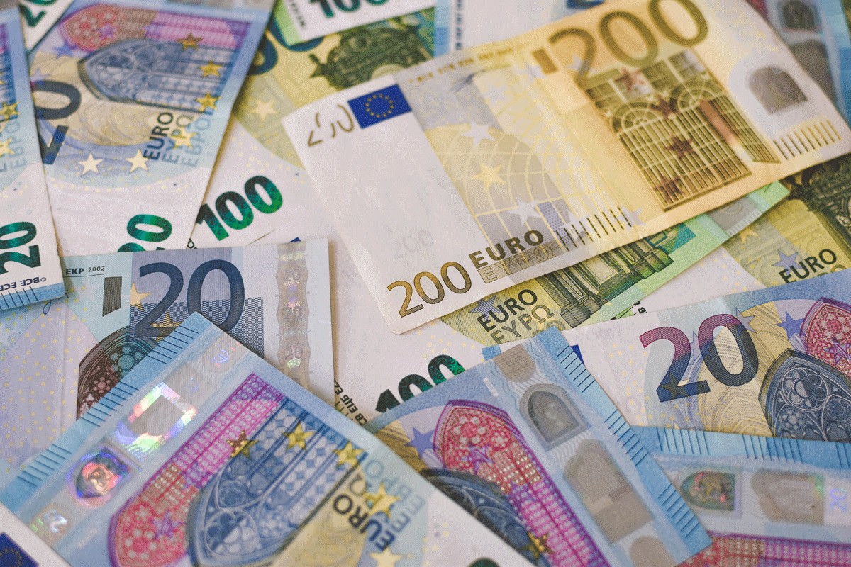 Evro pao na dvomjesečni minimum