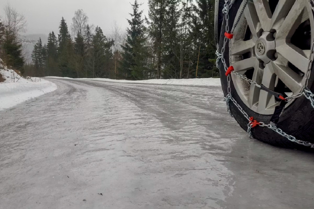 Kako bezbjedno voziti po snijegu i ledu?
