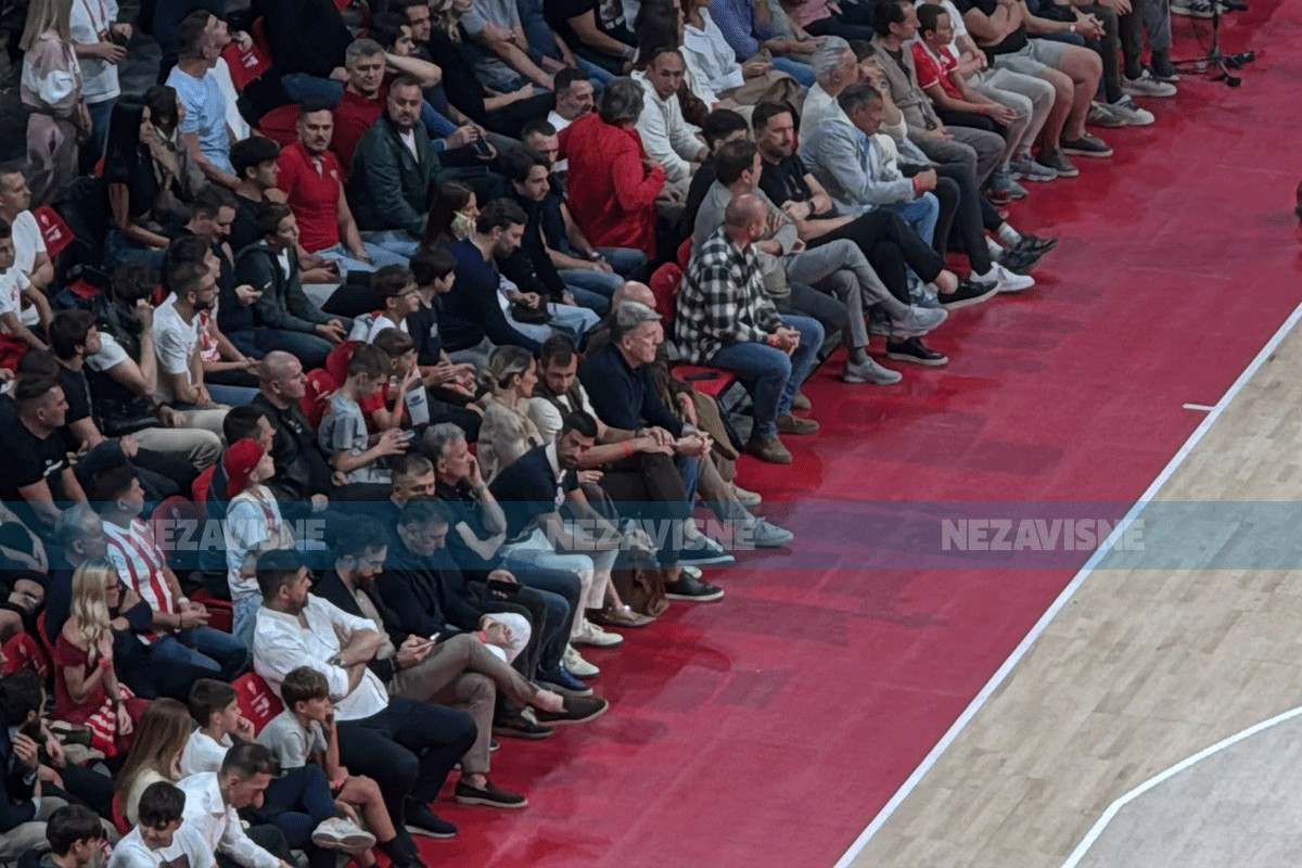 Đoković zajedno sa navijačima uz pjesmu podržava Zvezdu (VIDEO)