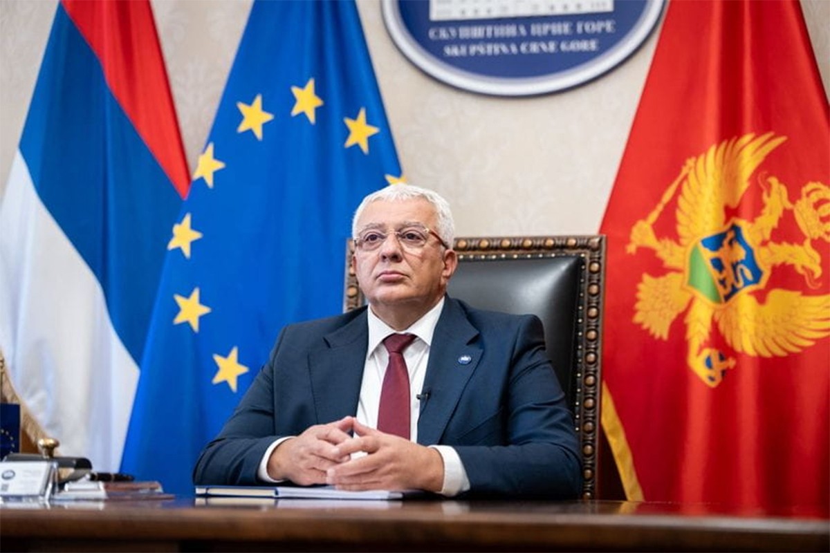 Smjena visila o koncu: Mandić ostaje predsjednik Skupštine Crne Gore (VIDEO)