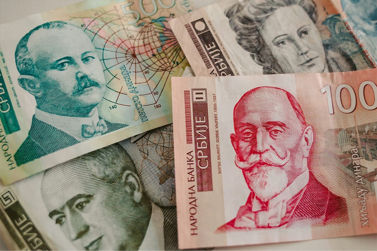Prosječna plata u Srbiji prešla 120.000 dinara, medijalna znatno niža