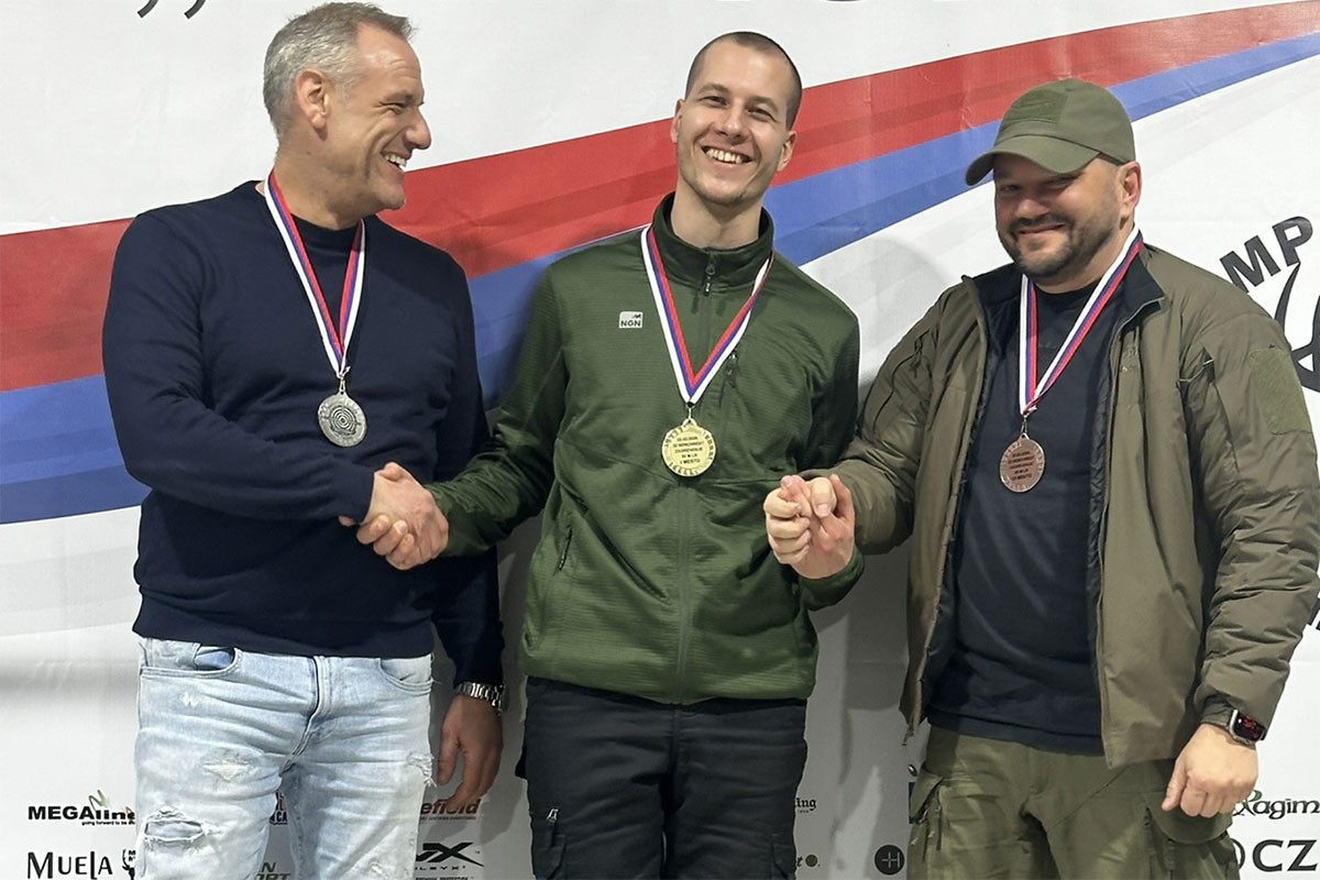 Šampion nakon devet godina treninga: Nikola Kovačević gađa pravo u metu (FOTO)