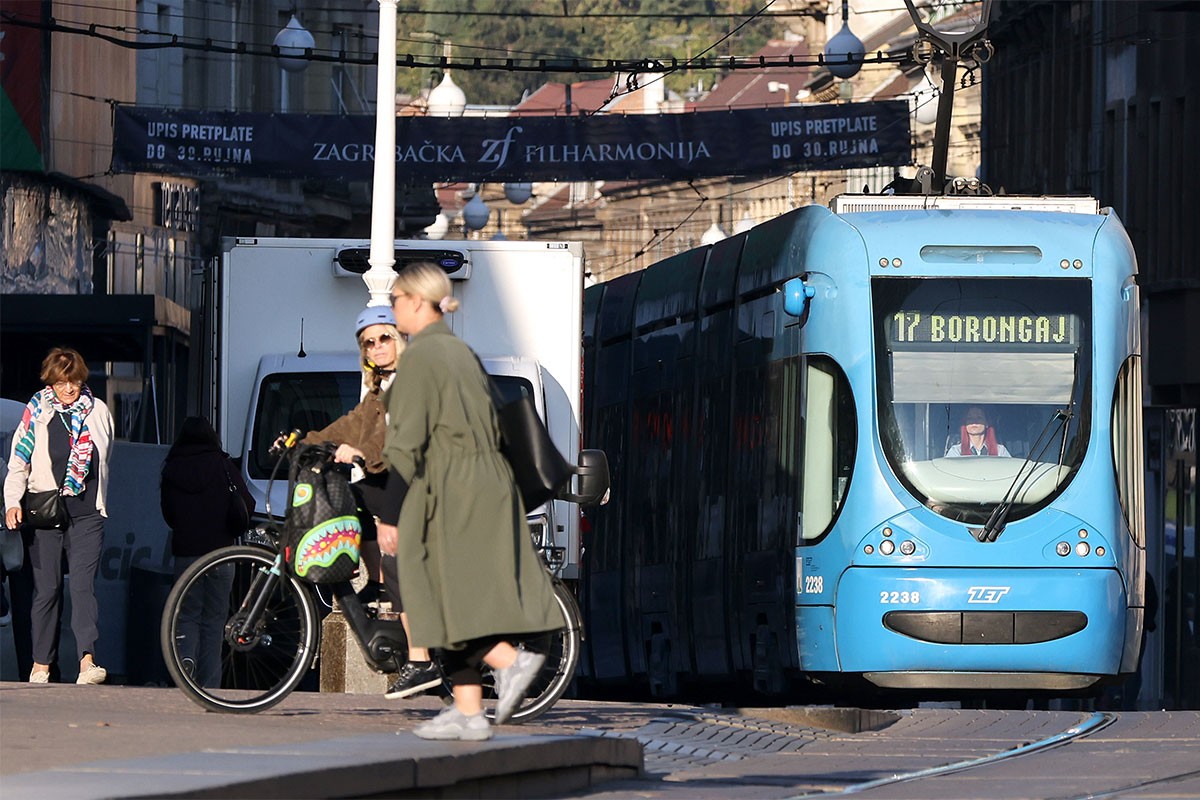 Samo dva tramvaja voze Zagrebom: Evo zašto ovi vozači ne štrajkuju (VIDEO)