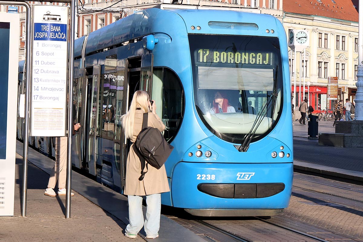 Dok kolege štrajkuju, Kristina vozi Zagrebom: "Moja dužnost je da radim" (FOTO)
