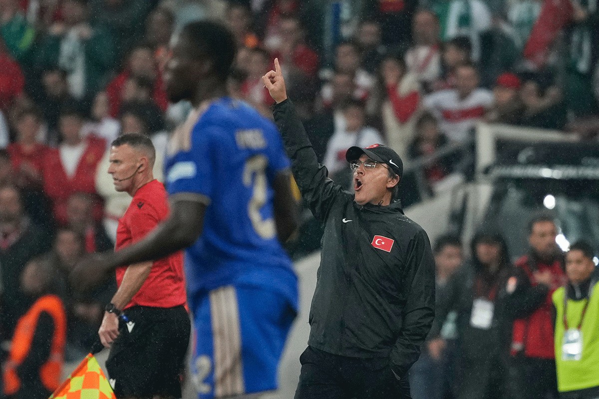 Pritisak javnosti: Montela napušta klupu Turske?