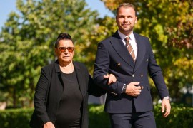 Draško Stanivuković na glasanje došao sa bakom