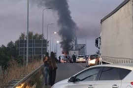 Gori kamion na GP Rača, kulja gust crni dim