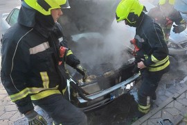 Gorio auto u Banjaluci (FOTO)