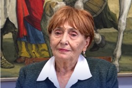 SNS: Napadnuta majka Aleksandra Vučića