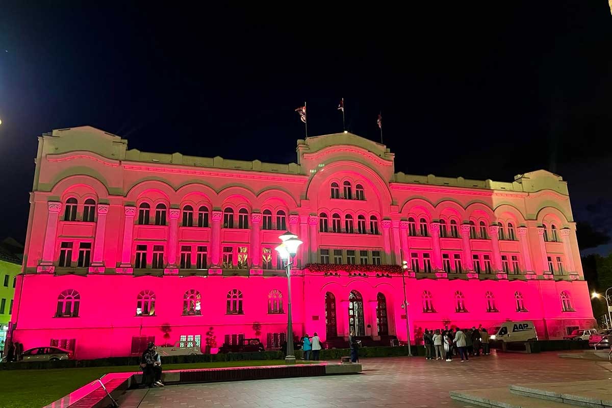 Gradska uprava Banjaluka večeras u ružičastoj boji