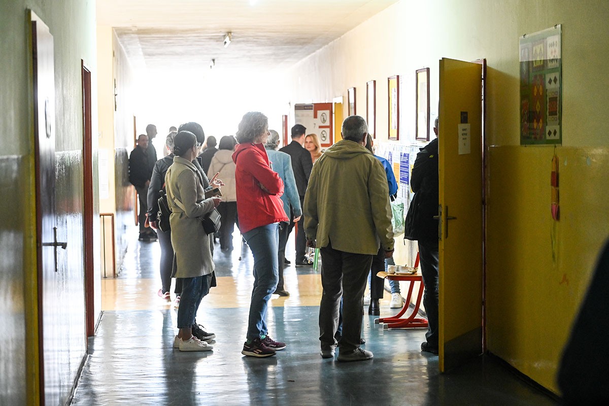 3,4 miliona birača bira novu vlast među 7.000 kandidata