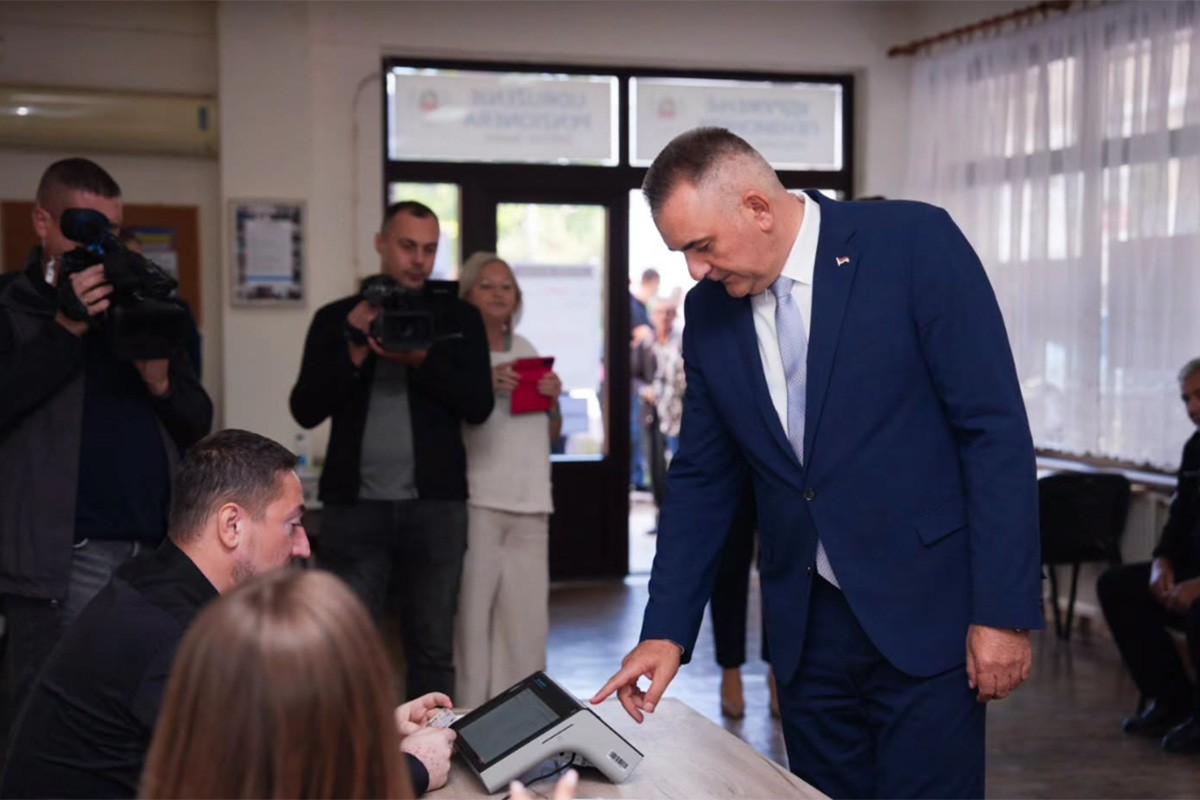 Savo Minić glasao u Šamcu