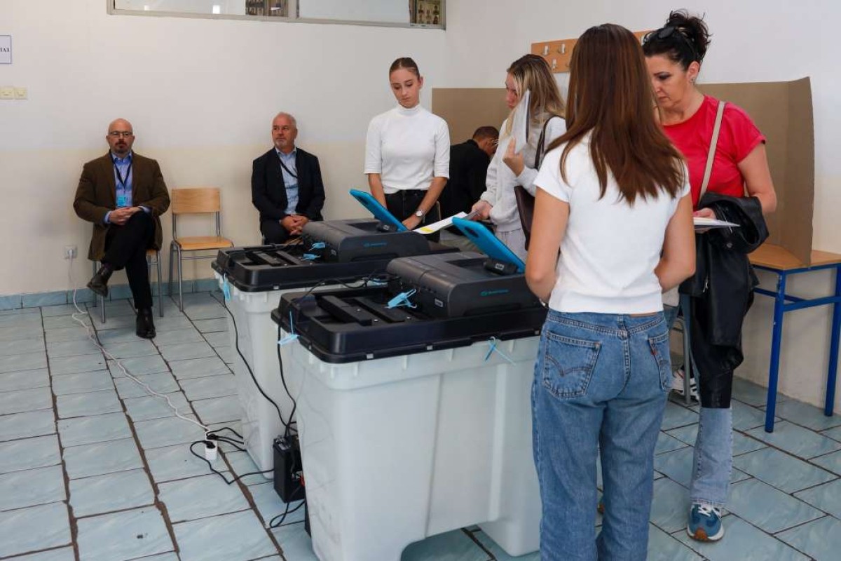 Na biračkim mjestima širom BiH 15 timova Ambasade SAD