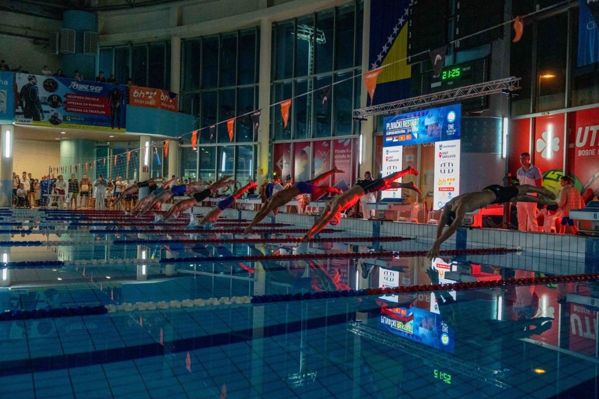 Plivačka magija pod reflektorima: "Restart" okupio 655 takmičara