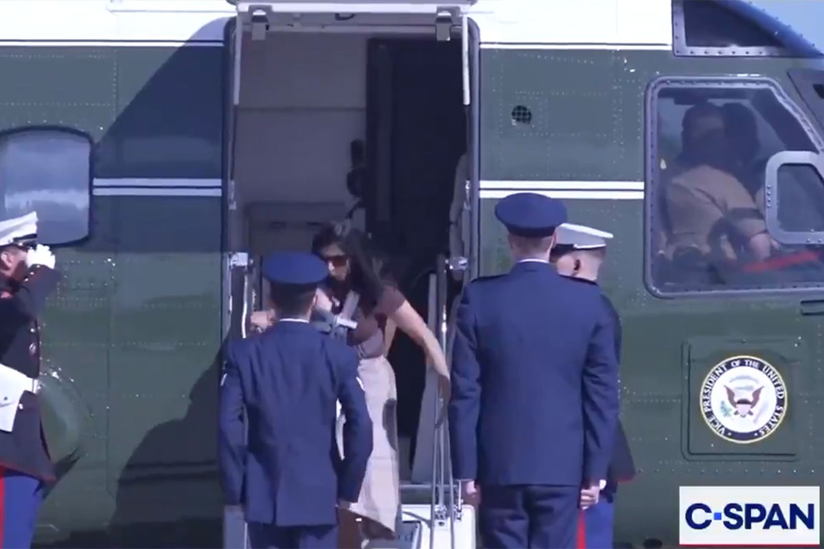 Vensova supruga zamalo pala sa bebom, reakcija vojnika iznenadila (VIDEO)