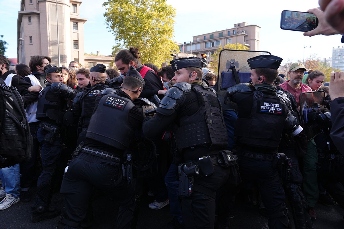 Mogu li protesti prerasti u širi sukob: Tri scenarija za Francusku (VIDEO)