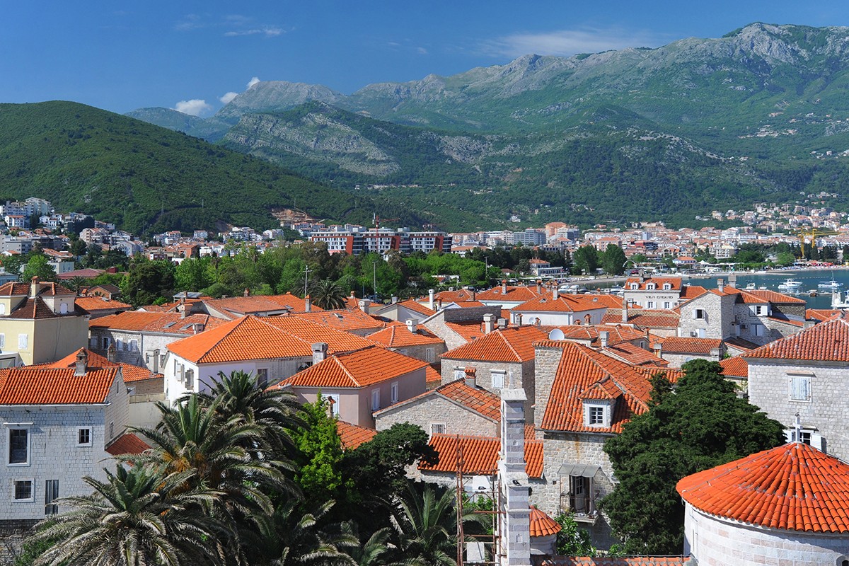Stranci napuštaju Budvu, sve više nekretnina na prodaju