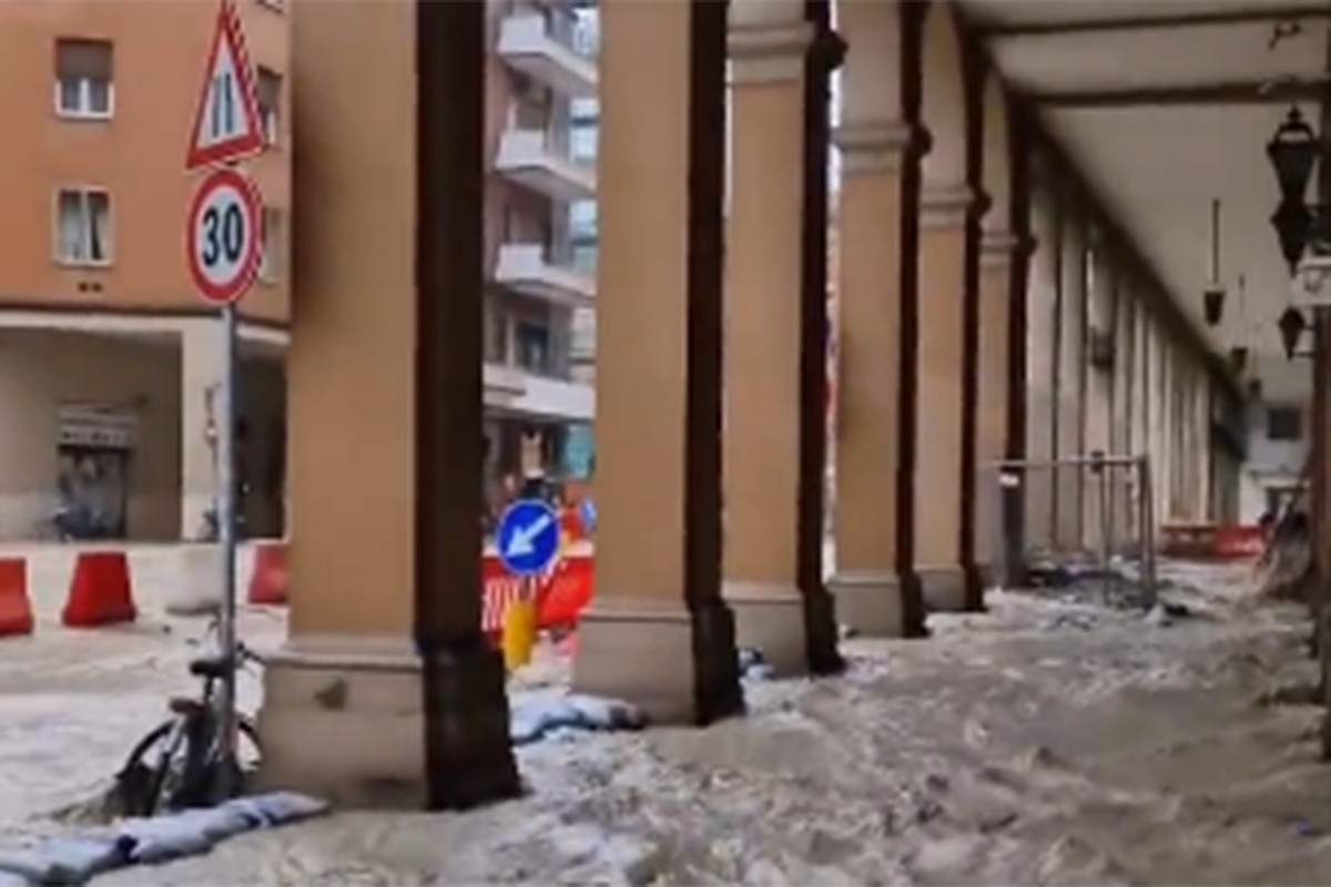 Nevrijeme i poplave na jugu Italije, škole zatvorene u 46 opština (VIDEO)