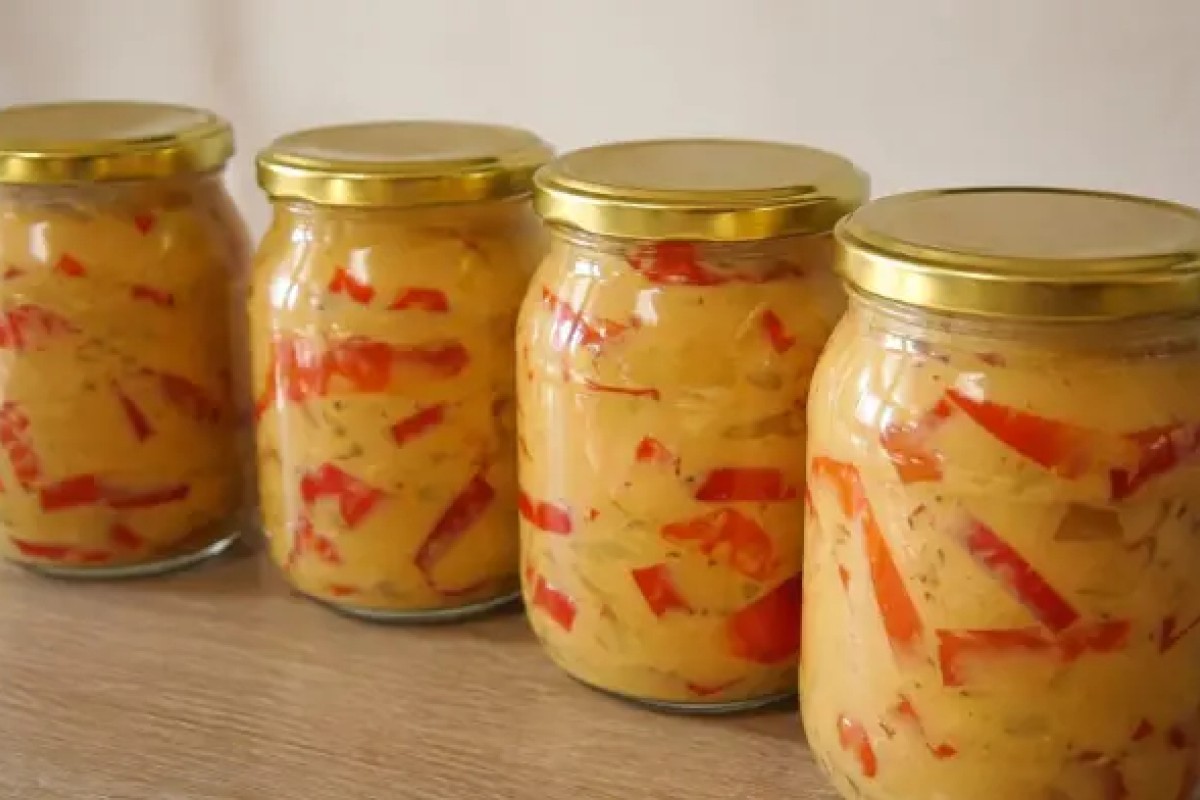 Paprika u senfu: Starinski recept za kremastu zimnicu koja osvaja ukusom