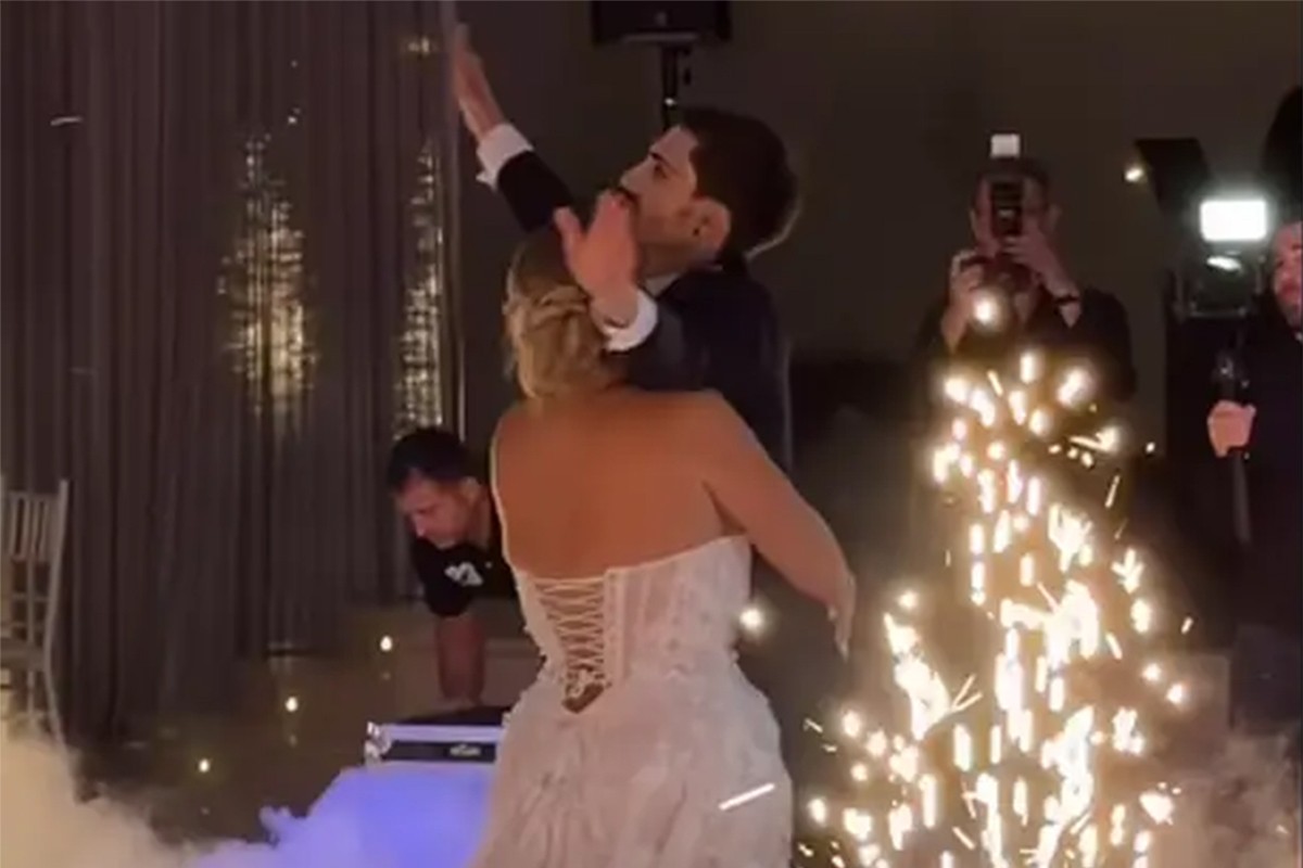 Mlada podigla mladoženju u vazduh: "Svekrva na aparatima" (VIDEO)