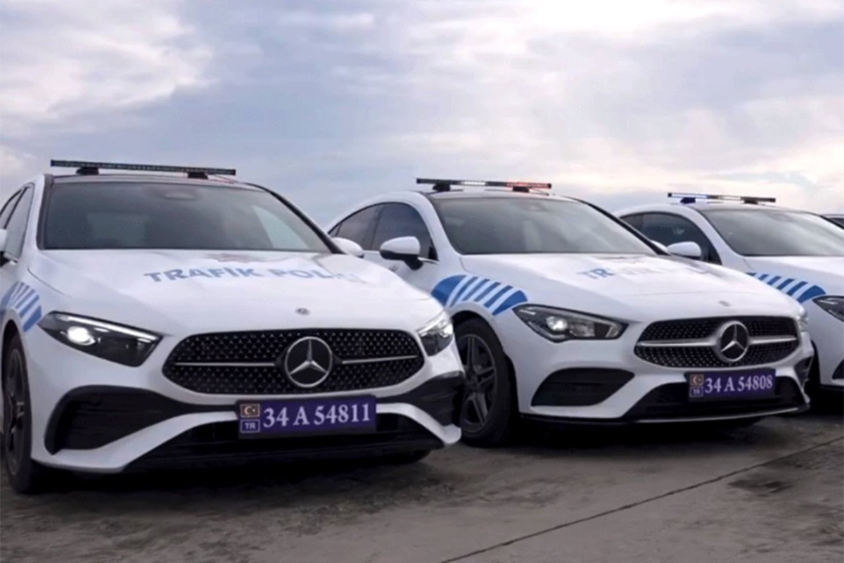 Prevrnuo se minibus u Antaliji, povrijeđeno 17 osoba