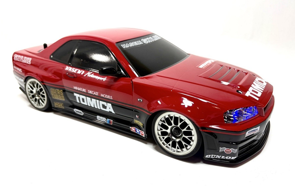 Legendarni Skyline GT-R sada možete sastaviti od 833 dijela