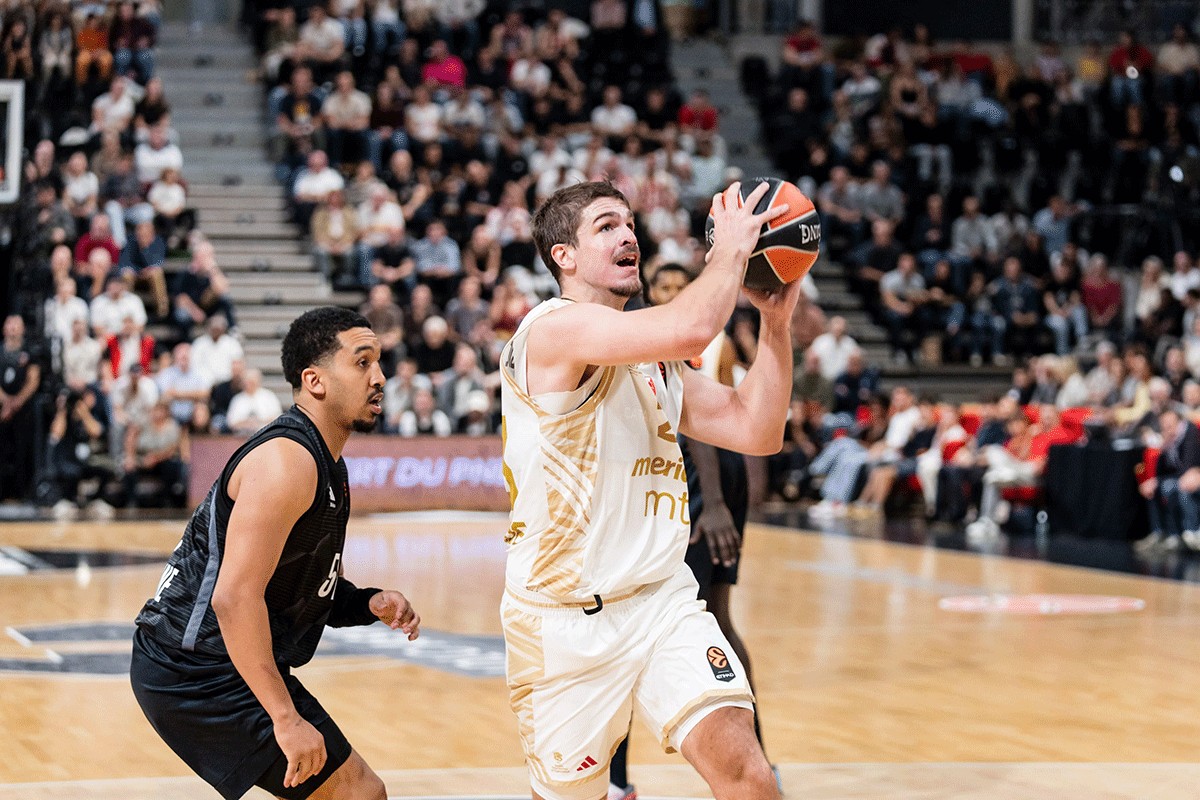 Ludnica u Francuskoj: Zvezda sa zvukom sirene srušila Asvel