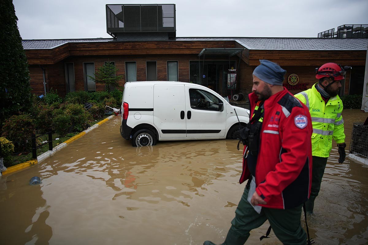 Poplave odnijele živote: Iz Istanbula stižu sve teže vijesti (FOTO)