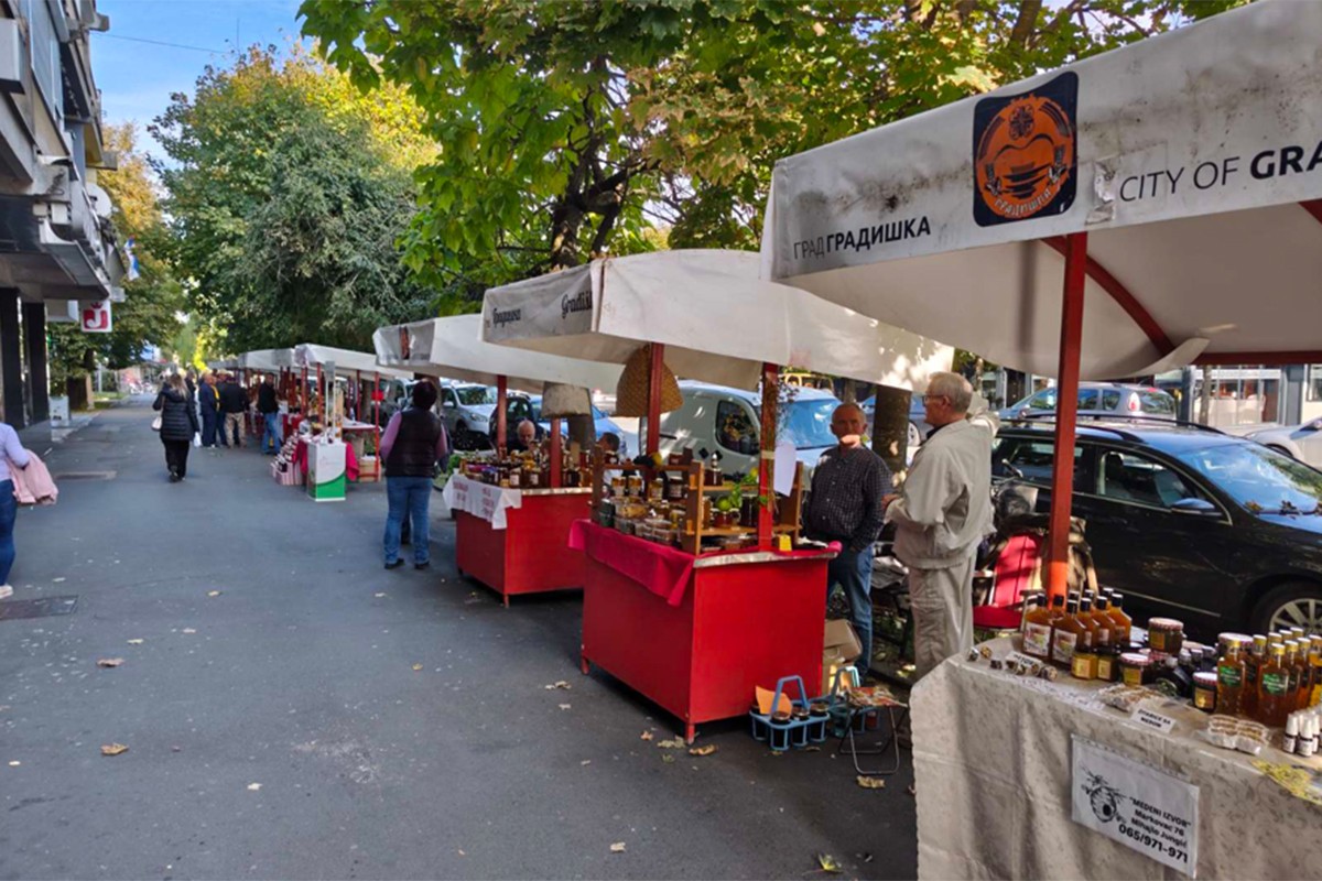 Počeo trodnevni sajam meda u Gradišci