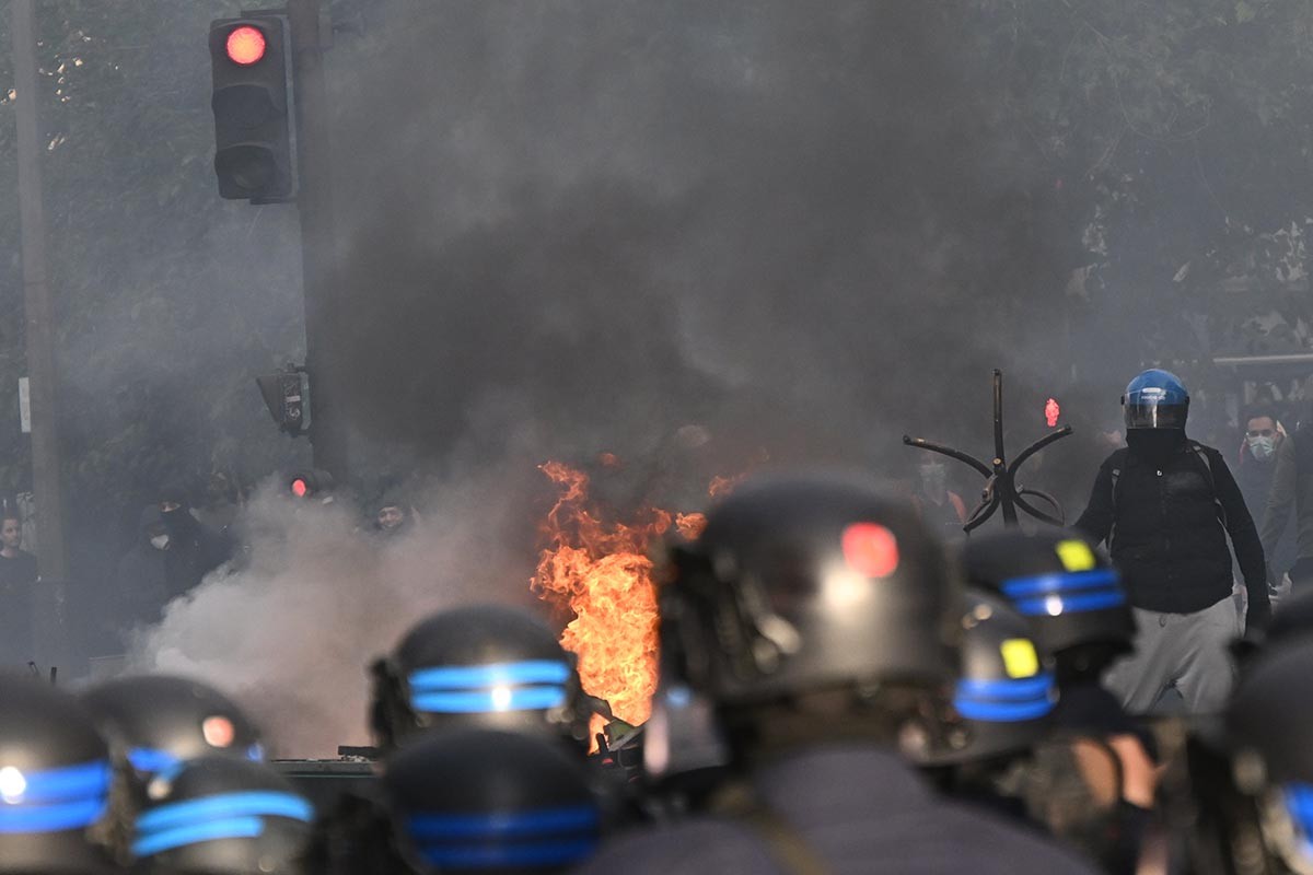 Demonstrantu otkinuta šaka na protestu u Francuskoj