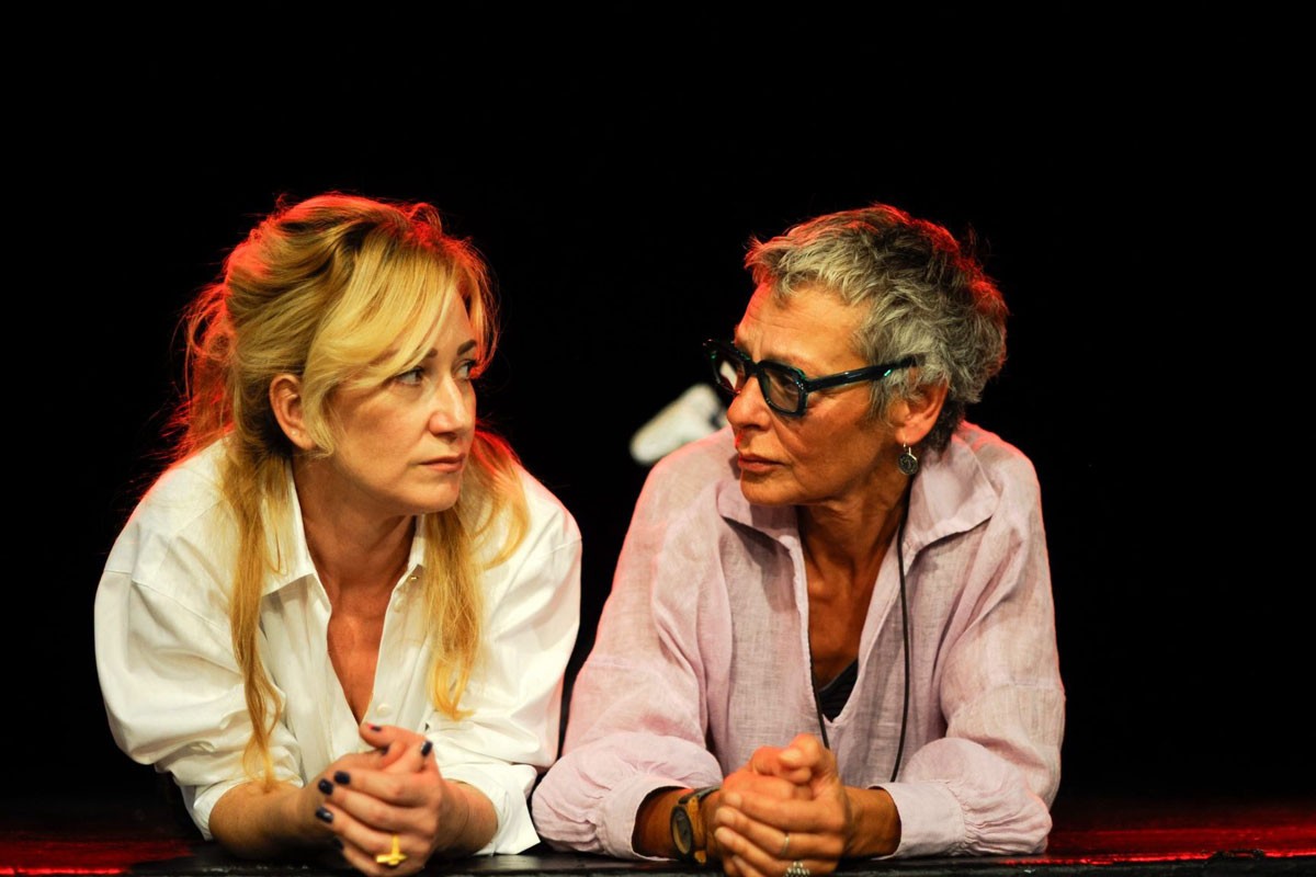 "Mokre mačke" u Kamernom teatru 55: Priča o životu, strahovima i ljubavi
