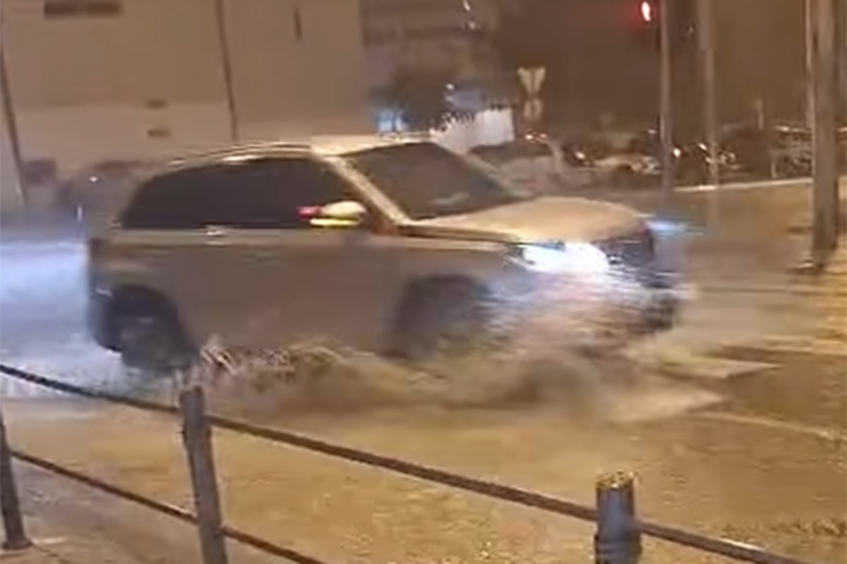 Split i okolinu pogodilo nevrijeme: Ulice pod vodom