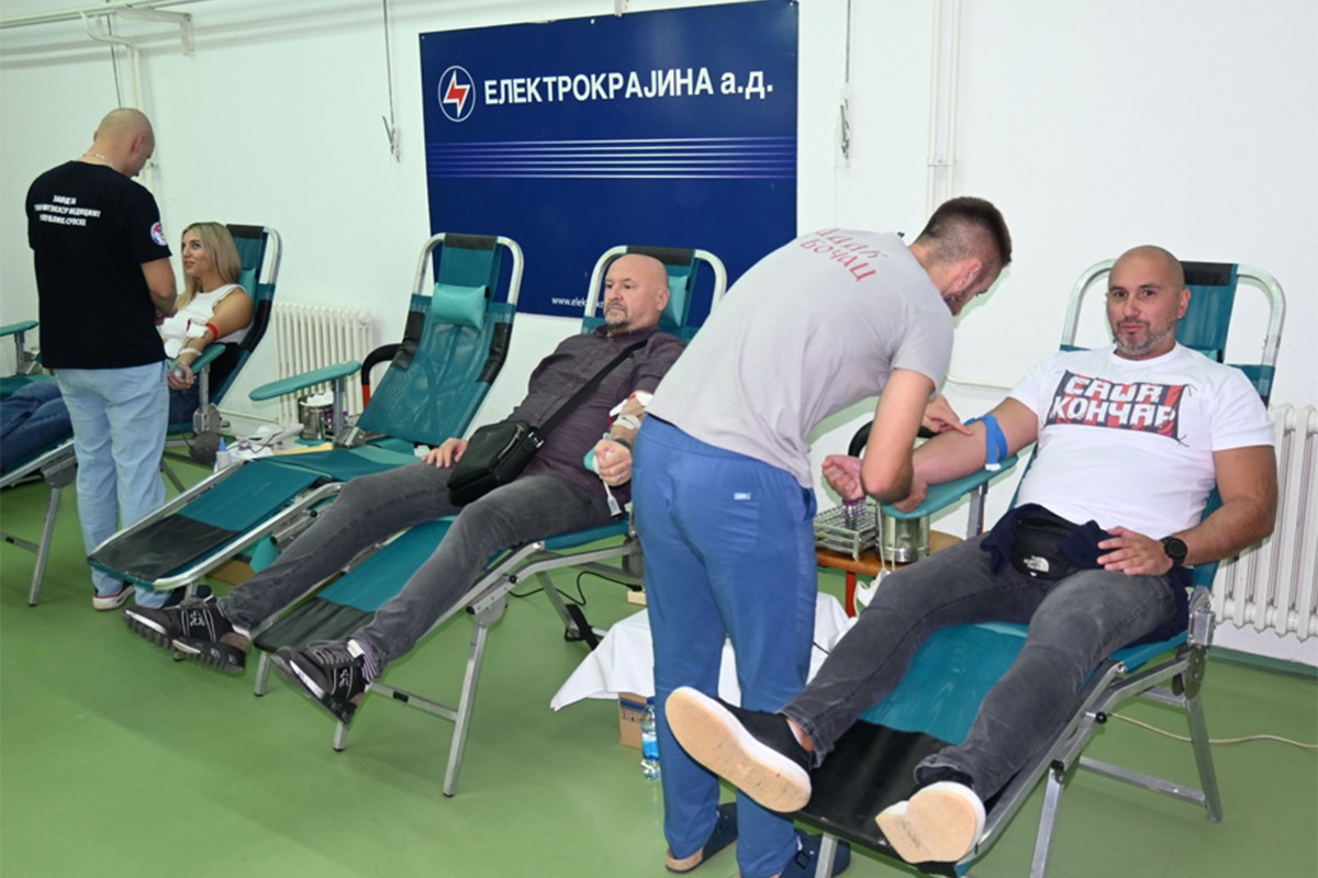 Više od 100 radnika “Elektrokrajine” na akciji davanja krvi