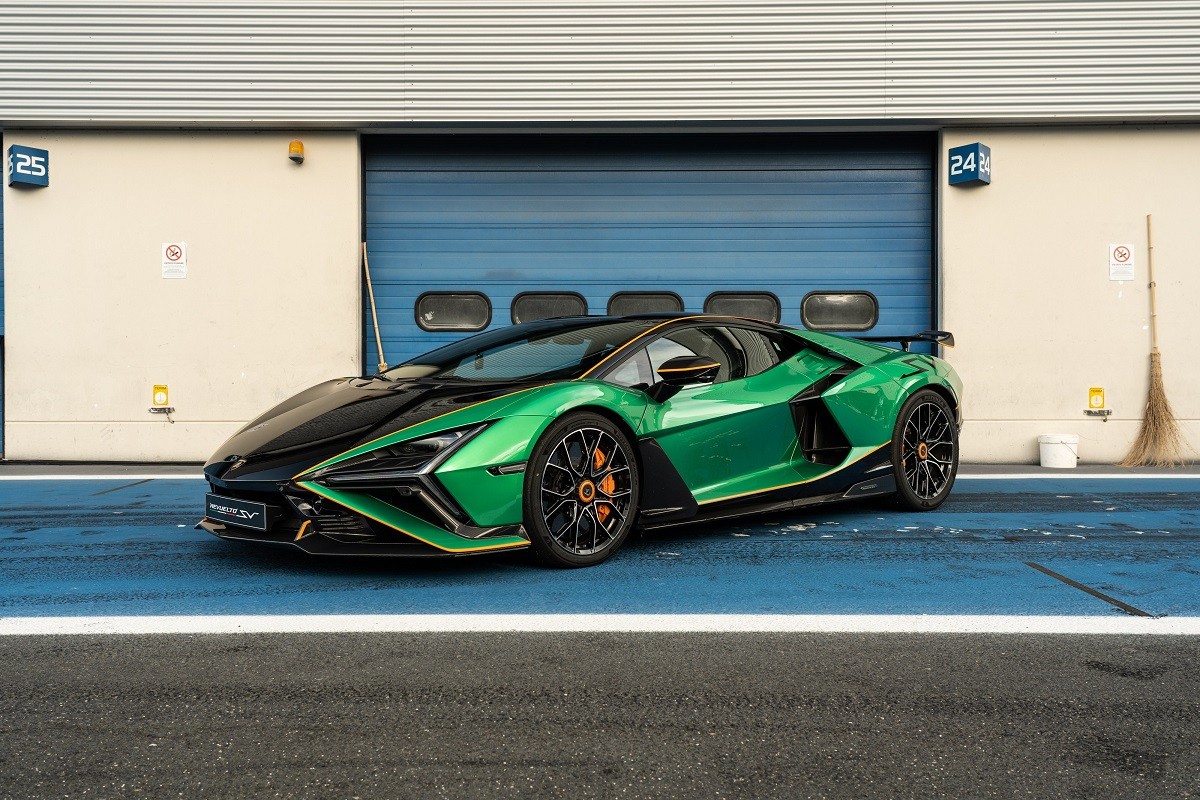 Zašto je ovaj Lamborghini poseban? Odgovor nije samo V12