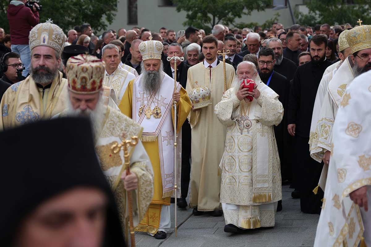Patrijarh srpski Porfirije: Važan dan za Srbiju, izbegnimo ustajanje brata na brata