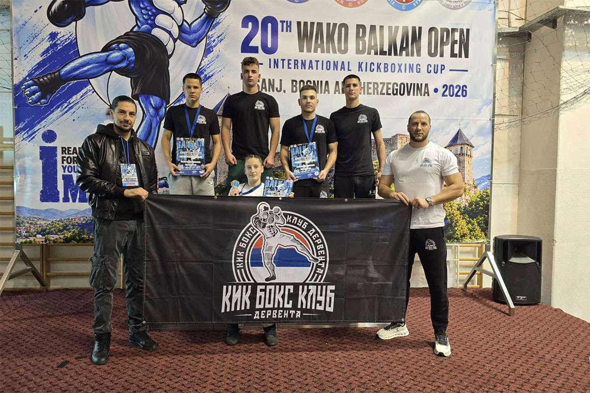 Tri zlata, srebro i bronza za kik-boksere Dervente na Balkan openu