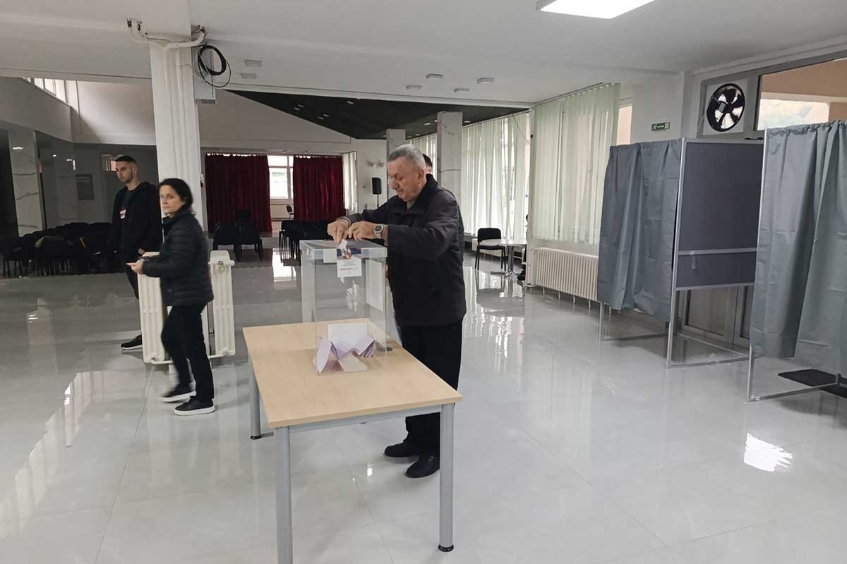 Izbori u Srbiji: Kakva je izlaznost u Bosni i Hercegovini?