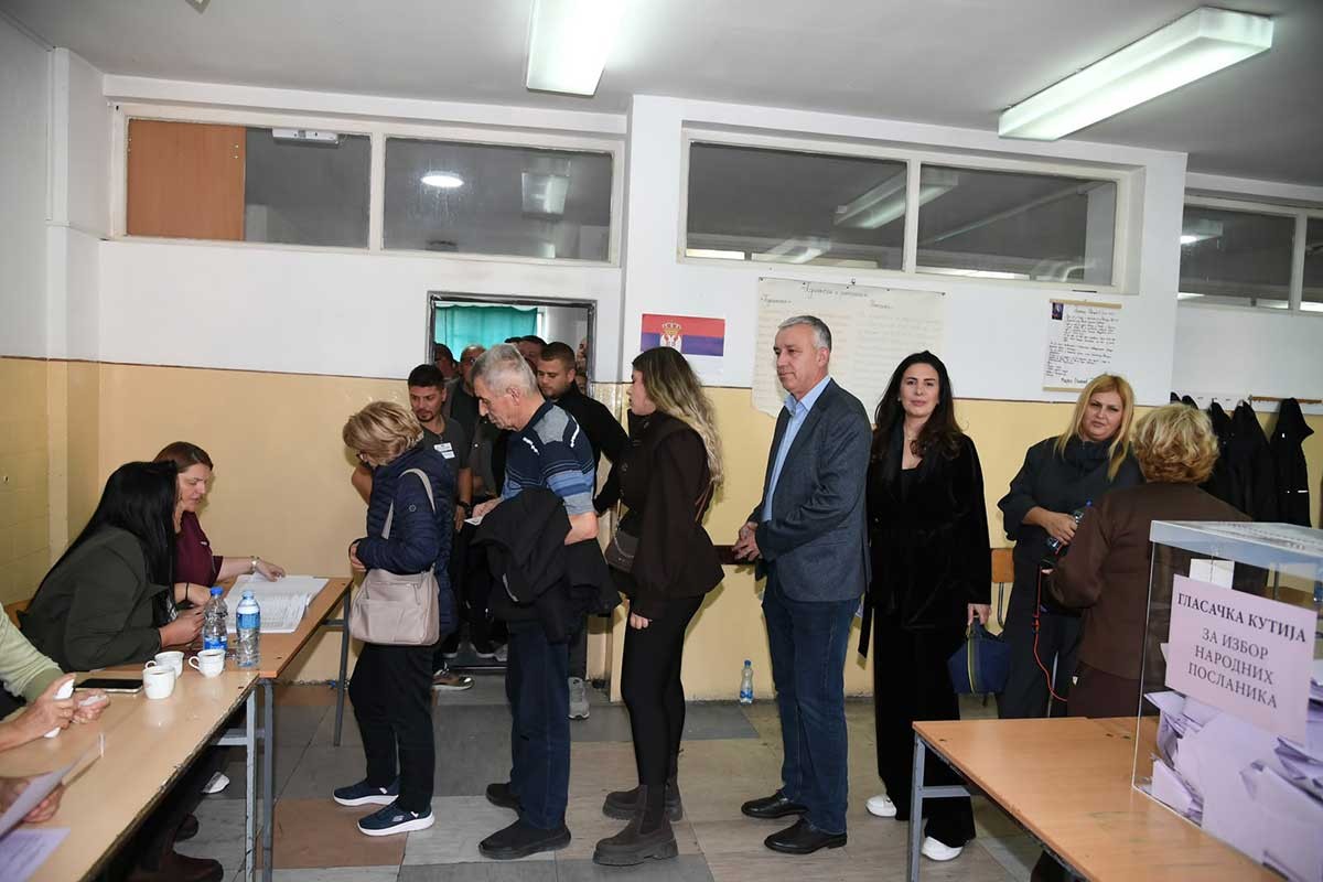 Objavljeni podaci o izlaznosti na izborima u Srbiji do 19 časova: 67,6%