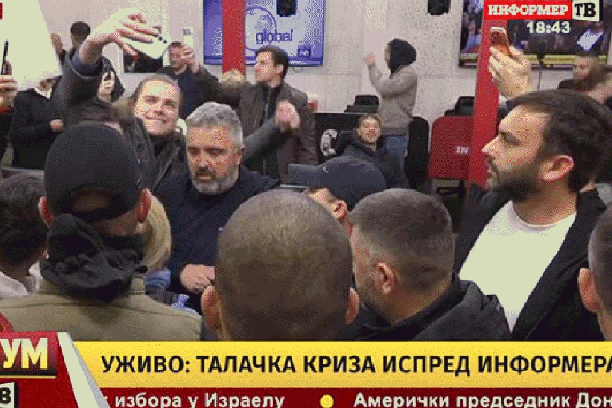 Danas predaja inicijative: Informer ostaje bez dozvole? (FOTO/VIDEO)