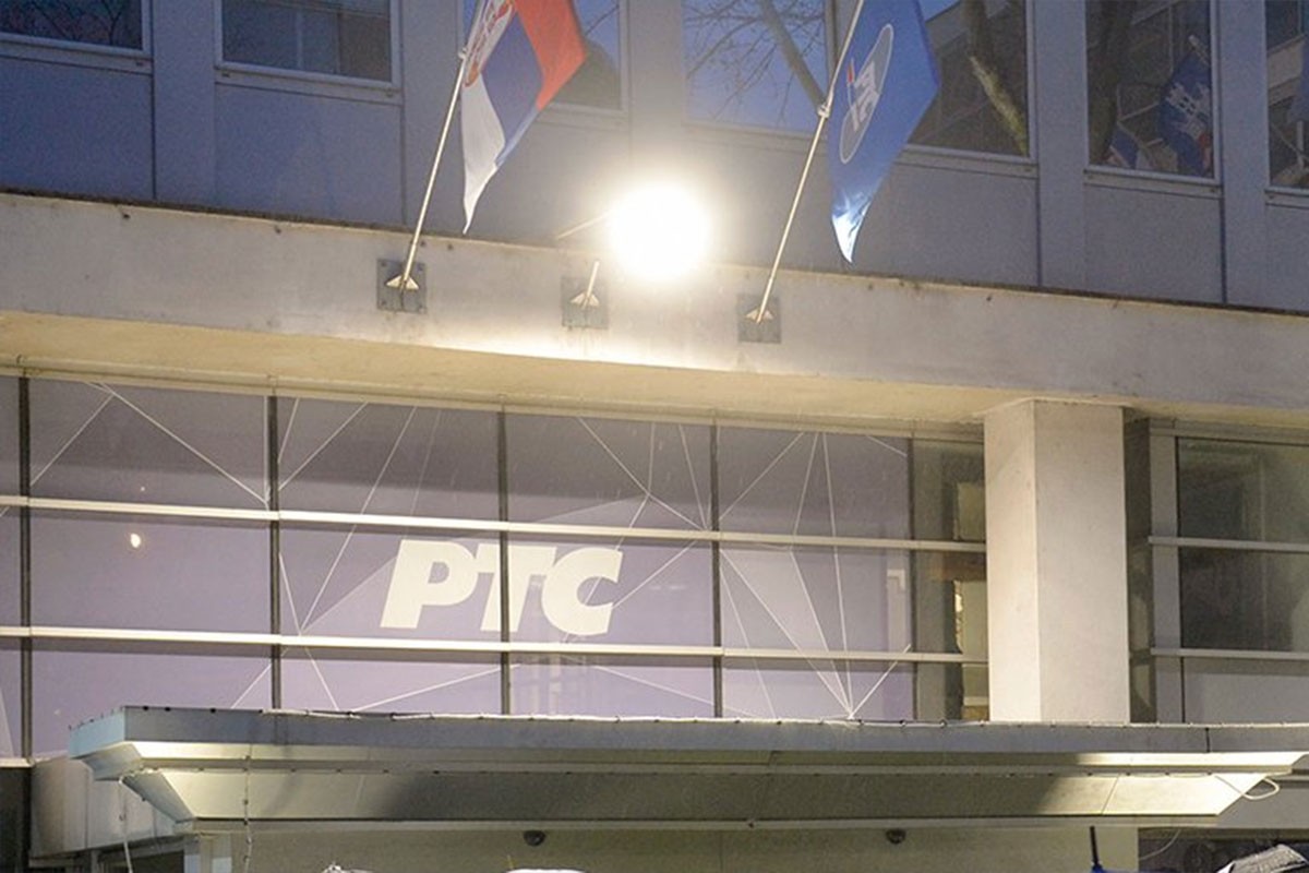 Otkazan protest pred zgradom RTS-a