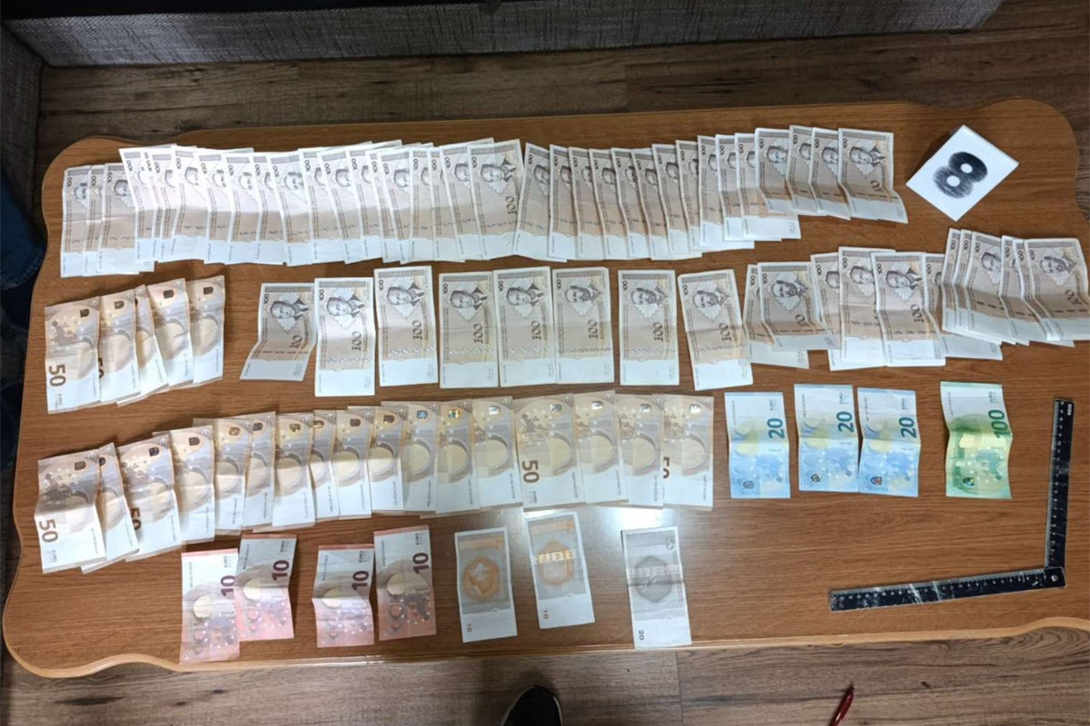 Akcija "Lista" u Foči: Uhapšeno sedam osoba, oduzeto više od 124.000 KM i oružje (VIDEO)