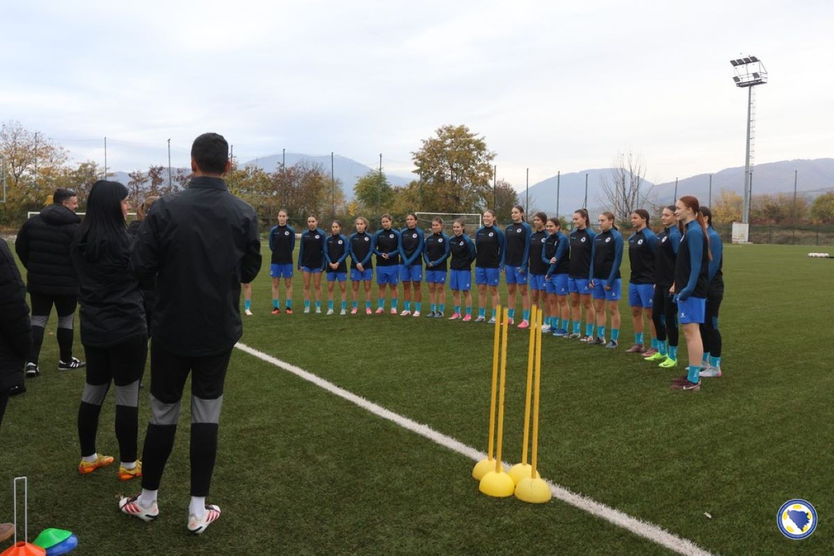 Mlade “zmajice“ na startu protiv Srbije